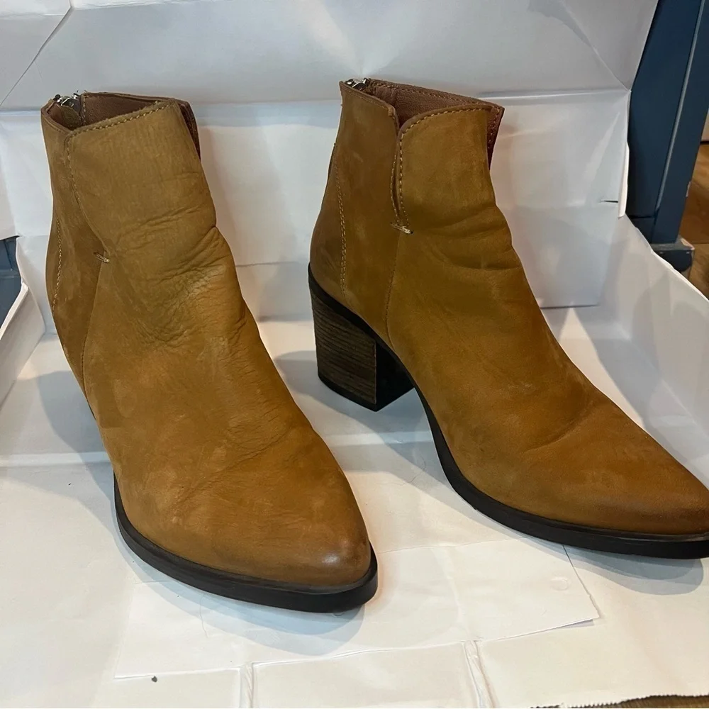 Steve Madden Pawel Heel Cognac Suede Bootie Size 8.5